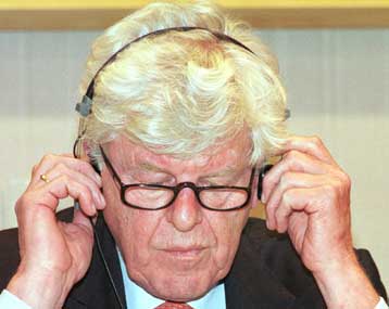 Αμετάβλητα αναμένεται να αφήσει τα επιτόκια η ΕΚΤ κατά τη συνεδρίαση της Πέμπτης