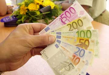 Υπέρ των καταναλωτών οι στρογγυλοποιήσεις του ευρώ – Να προσέξει το Δημόσιο, προειδοποιεί το ΥΠΕΘΟ