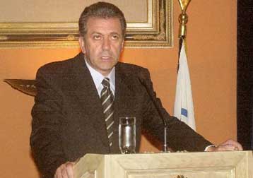 Στο όραμα της παγκόσμιας δημοκρατίας με βάση την Αθήνα αναφέρθηκε από τις ΗΠΑ ο Αβραμόπουλος