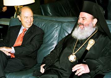 «Διάλογος με στεγανά δεν είναι αληθινός διάλογος» απαντά η Αρχιεπισκοπή στον πρωθυπουργό