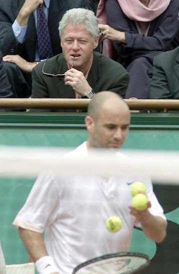 Εκτός Roland Garros o Αγκάσι, ο Γκροζάν έθεσε τον Αμερικανό εκτός μάχης