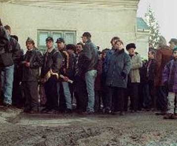 Στο 8,4% υποχώρησε η ανεργία στους «12» το Μάρτιο