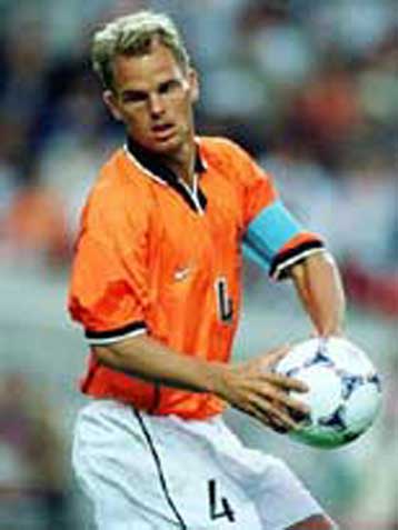 Ανησυχεί για πρόωρο τέλος της καριέρας του ο Φρανκ ντε Μπουρ