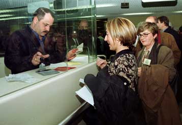 Σε 20 τρισ. δρχ. ανήλθαν τα χρέη νοικοκυριών και επιχειρήσεων