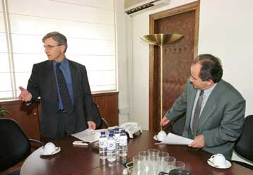 Νέος γύρος επαφών της κυβέρνησης και των συνδικαλιστών για το ασφαλιστικό