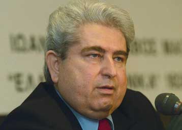 Σίγουρη η εκλογή Χριστόφια στην προεδρία της κυπριακής Βουλής μετά τη στήριξη και του ΔΗΚΟ