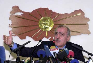 Έκπληξη στην Τουρκία από την αντικατάσταση του υπουργού Εσωτερικών