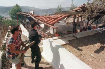 Υπό πλήρη έλεγχο τέθηκε η μεγάλη πυρκαγιά στον Ωρωπό