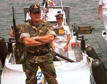 Ναρκωτικά βρέθηκαν σε θαλαμηγό ανοιχτά της Μυκόνου