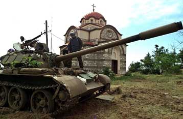 Επαναλαμβάνονται οι επιχειρήσεις του στρατού της ΠΓΔΜ κατά των Αλβανών ανταρτών