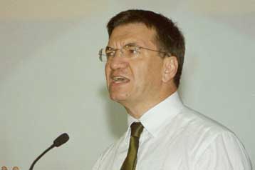 Η Εξεταστική Επιτροπή γνώριζε το θέμα των φροντιστηρίων στα Αρχαία Ελληνικά, κατά τον υπουργό Παιδεί