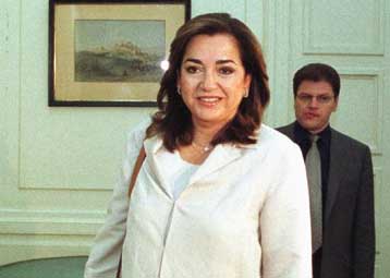 Δημοσκόπηση για τη δημαρχία της Αθήνας φέρνει πρώτη την Ντ.Μπακογιάννη