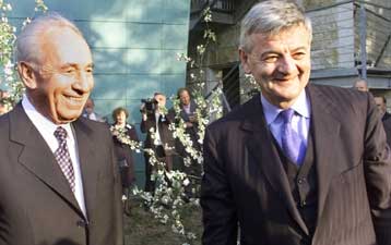 Την εφαρμογή του σχεδίου Μίτσελ για την ειρήνη προωθεί ο Φίσερ