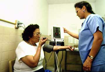 Συσκευή της Panasonic μεταδίδει αποτελέσματα εξετάσεων στο γιατρό μέσω Διαδικτύου