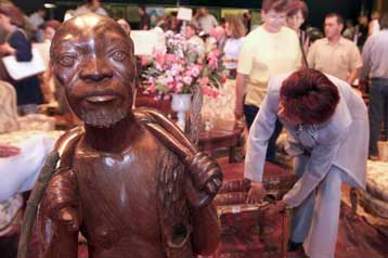 Ευχαριστημένη η Υahoo! Auctions από την ανταπόκριση στην επιβολή χρέωσης