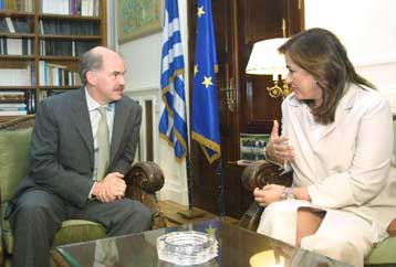 Ενημερωτικές επαφές του ΥΠΕΞ με τα κόμματα της αντιπολίτευσης