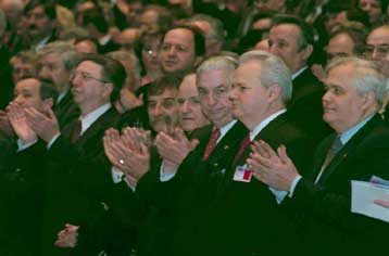 Δημοψήφισμα για τη συνεργασία ΟΔΓ με τη Χάγη ζητούν οι Σέρβοι Σοσιαλιστές