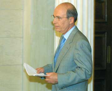 Επαναλήψεις Σημίτη στην ΚΕ για το ασφαλιστικό – Επίθεση στη ΝΔ