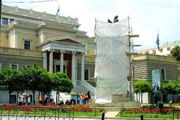 Ο δήμος αρνείται τη συνδρομή του ΥΠΠΟ για τη συντήρηση του αγάλματος του Κολοκοτρώνη