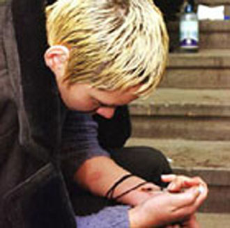 Έρευνα για ναρκωτικά: Δραματική η αύξηση των χρηστών ηρωίνης την τελευταία πενταετία