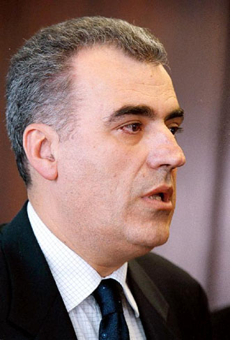 Δεν αλλάζει το νομοθετικό πλαίσιο για τα ναρκωτικά, ξεκαθαρίζει ο Ρέππας