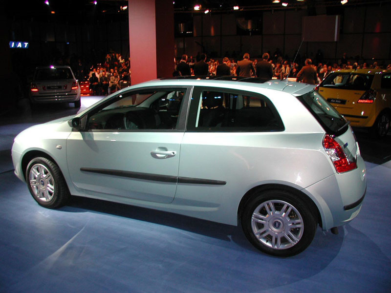 Ισχυρότερη παρουσία στην αγορά διεκδικεί η Fiat