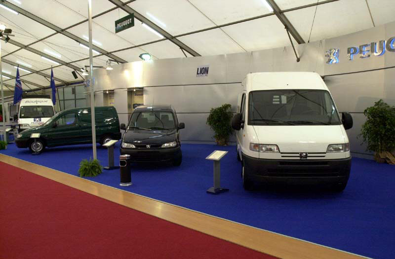 Επεκτείνει τους περιορισμούς ρύπων και στα επαγγελματικά οχήματα η EE