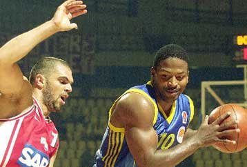 Την απόκτηση των Φορντ και Φόρεστ ανακοίνωσε η ΚΑΕ Ολυμπιακός