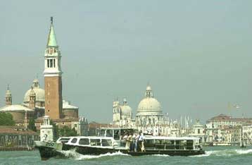 Εγκαίνια στην Πλάκα για την έκθεση ιστορικών σχεδίων της Βενετίας