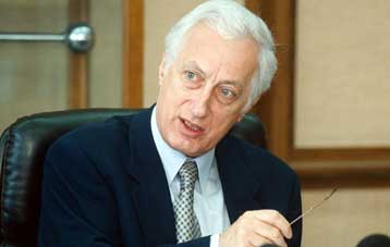 Κυβέρνηση και ΝΔ να αντιμετωπίσουν μαζί τη διαπλοκή, προτείνει ο Μίχ.Σταθόπουλος