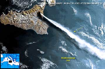 Δορυφoρικές εικόνες αποκαλύπτουν την εξάπλωση του ηφαιστειακού νέφους στη Σικελία