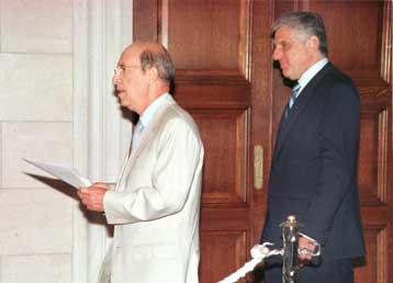 Πρωταρχικό μέλημα η δημοσιονομική σταθερότητα, δηλώνει ο Γ.Παπαντωνίου