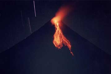 Χιλιάδες Φιλιππινέζοι εγκατέλειψαν τις εστίες τους από την έκρηξη του ηφαιστείου Μαγιόν