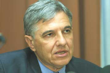 Σταθερή παραμένει η εισοδηματική ανισότητα στην Ελλάδα