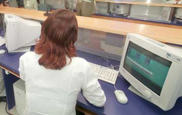 Επιδόματα συνολικού ύψους 100 δισ. δρχ. στους δημόσιους υπαλλήλους