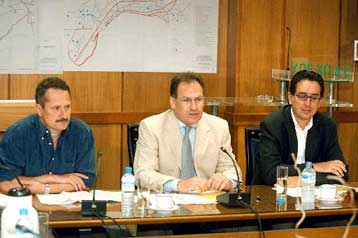 Είκοσι χιλιάδες νέες θέσεις στάθμευσης αυτοκινήτων εξήγγειλε ο υπουργός ΠΕΧΩΔΕ