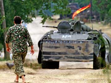 Μαίνονται οι συγκρούσεις κυβερνητικών δυνάμεων και Αλβανών ανταρτών στο Τέτοβο