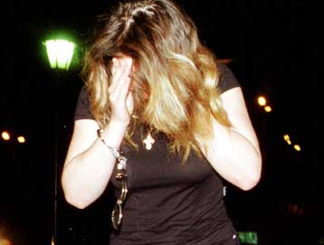 Ως εγκληματίες αντιμετωπίζονται στην Ελλάδα τα θύματα της πορνείας, καταγγέλλει η Human Rights Watc