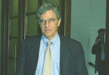 Η λύση στο ασφαλιστικό πρέπει να βρεθεί μέσα από το διάλογο, επαναλαμβάνει ο υπουργός Εργασίας