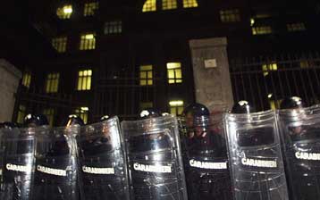 Εντείνονται οι προσπάθειες της Αθήνας για την απελευθέρωση των Ελλήνων που συνελήφθησαν στη Γένοβα