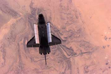 Στο δρόμο για τη Γη το πλήρωμα του Atlantis