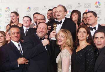 Σάρωσε η σειρά «Σοπράνος» με 22 υποψηφιότητες για Έμμι