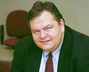 Στόχος μας η αποκατάσταση της σχέσης μας με την κοινωνία και η εκλογική νίκη, τονίζει ο ΥΠΠΟ