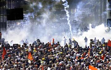 Στις φυλακές της Παβίας ο Έλληνας ακτιβιστής που συνελήφθη την Παρασκευή  – Σε κλοιό 1.200 συμπατρι