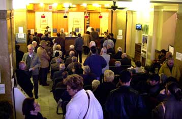 Σημαντική μείωση των ακάλυπτων επιταγών και συναλλαγματικών τον Ιούνιο και το α εξάμηνο του 2001