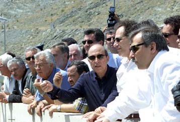 Όχι στη μιζέρια διακήρυξε ο πρωθυπουργός από τον Εύηνο