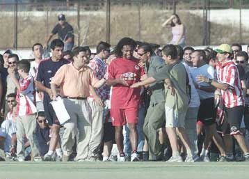 Εκδηλώσεις λατρείας σε Καρεμπέ και Μπερμούδες στου Ρέντη