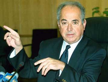 Απαραίτητη η διαρκής επιμόρφωση των στελεχών των ΕΔ, τονίζει ο Δ.Αποστολάκης