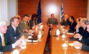 Επί τάπητος η πορεία της οικονομίας στη συνεδρίαση του Πολιτικού Συμβουλίου της ΝΔ