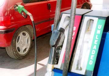 Νέες μειώσεις στις τιμές των καυσίμων αναμένονται από την Τετάρτη
